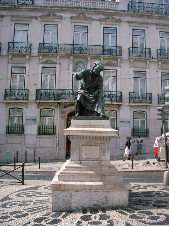Residencial Camoes Bed & Breakfast Lisboa Dış mekan fotoğraf