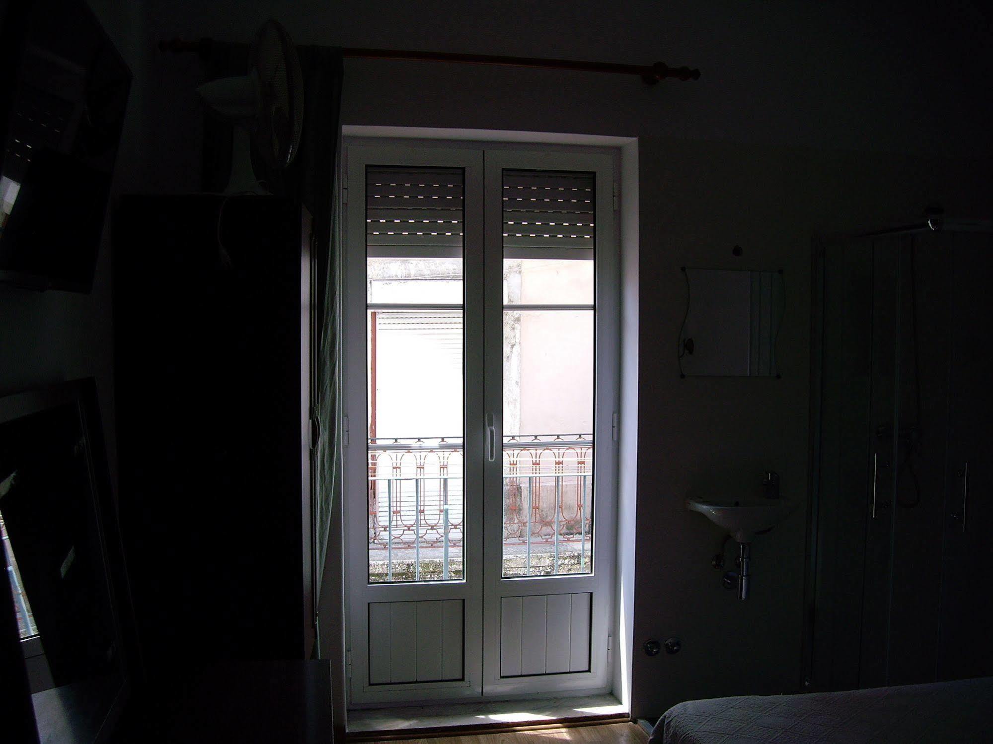 Residencial Camoes Bed & Breakfast Lisboa Dış mekan fotoğraf